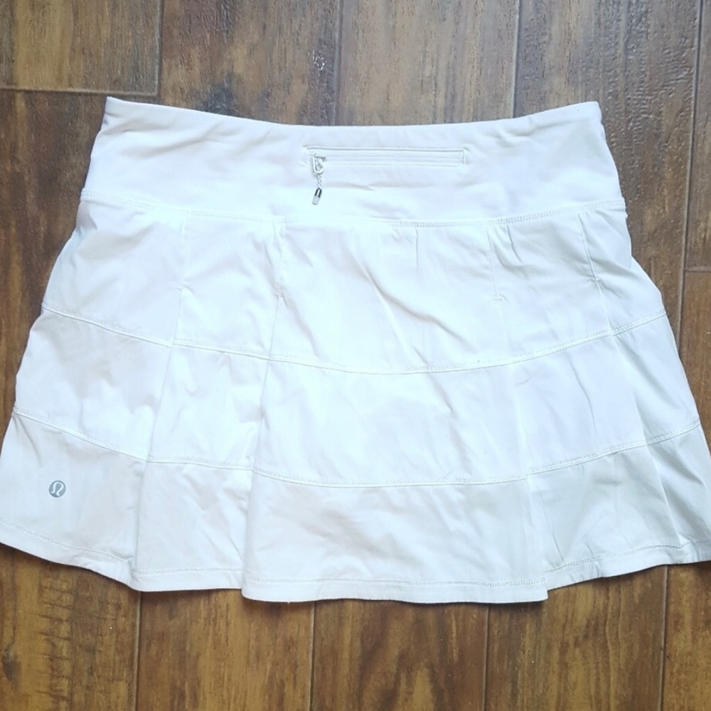 Lululemon white tennis skirt